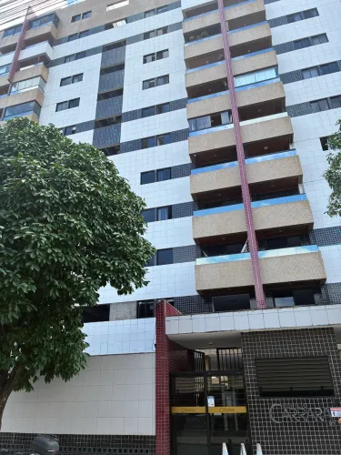 Apartamento Jatiuca três quartos