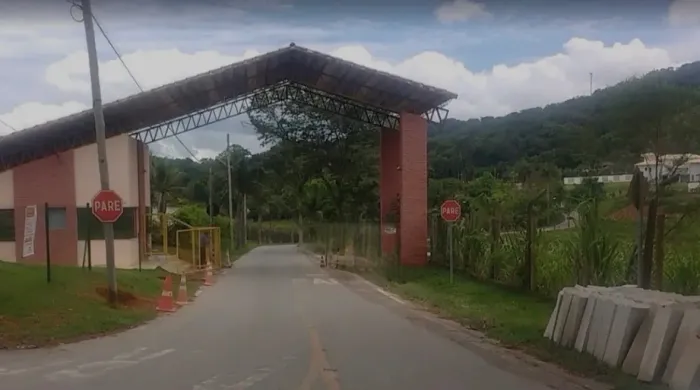 Terreno condomínio Saraiva - Betim