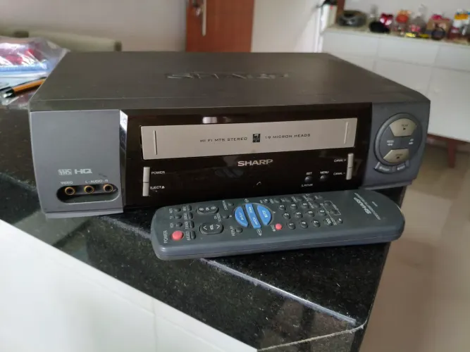 VENDO VIDEOCASSETE SHARP