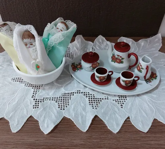 Kit miniaturas jogo de café e bebês