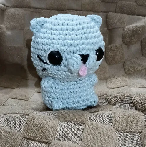 amigurumi gato cinza crochê - 9cm