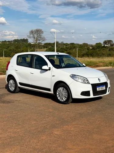 Renault Sandero Privilège Hi-flex 1.6 8V 5P 2013
