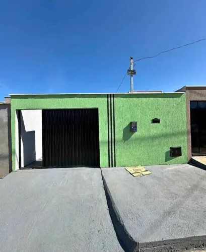 Casa a venda aceitamos financiamento parcelamento e avista