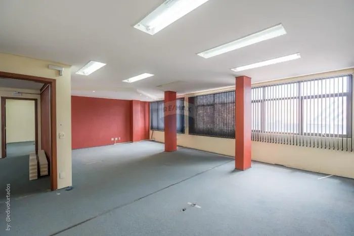 REMAX CASANOVA Vende Prédio Comercial, 1381 m², recepção, 4 andares, 8 vagas, elevador, ar