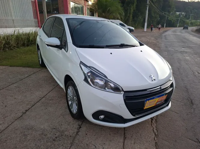 Peugeot 208 Active 1.2 Flex 12V 5P Mec. 2020