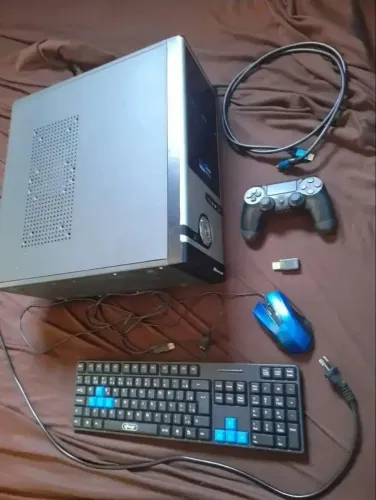 VENDO PC GAMER (OBS: NÃO ACOMPANHA MONiTOR, TEM QUE ViM BUSCAR)