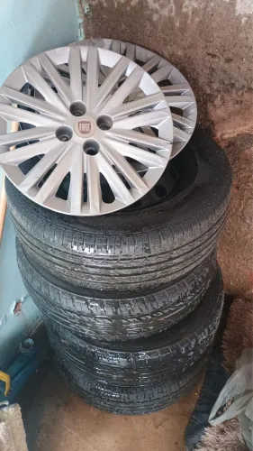 Rodas aro 15 originais Fiat com pneus
