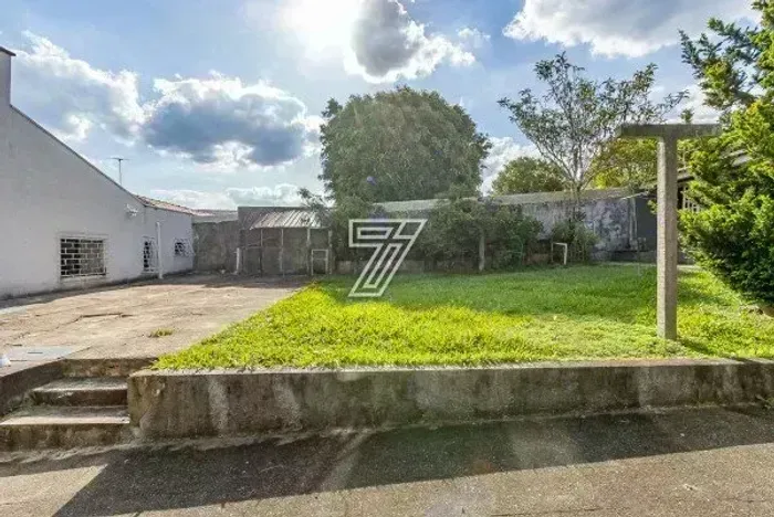 Terreno a venda bairro Orleans com 300 m2 privativos e 750 m2 totais