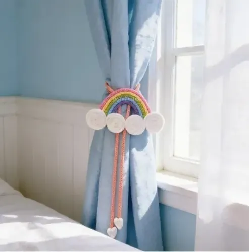 Par de prendedor de cortina arco-íris em tricotin personalizado