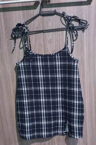 Blusa feminina em xadrez 