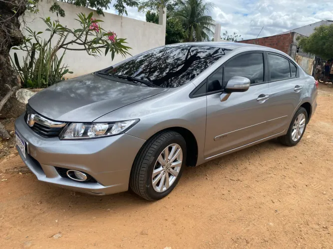 Honda Civic Sedan LXR 2.0 Flexone 16V Aut. 4P 2014