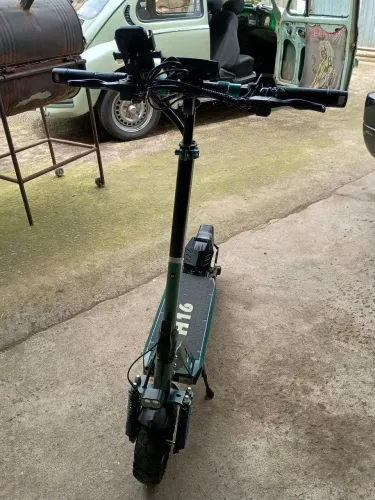 Patinete elétrico.