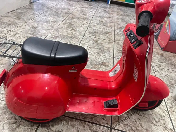 Moto elétrica - Vespa Vermelha