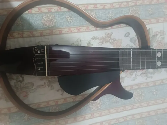 Violão Yamaha silent