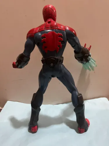 Boneco homem aranha