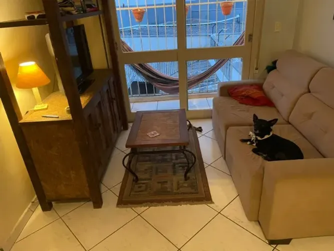 Procuro alguém para dividir apartamento