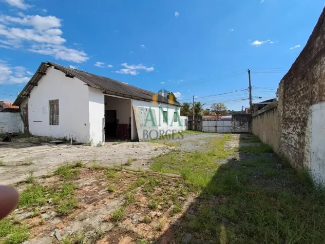 Barracão Comercial com Casa nos Fundos
