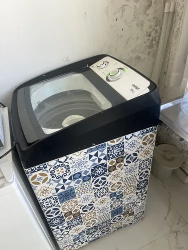 Máquina de lavar roupas usada