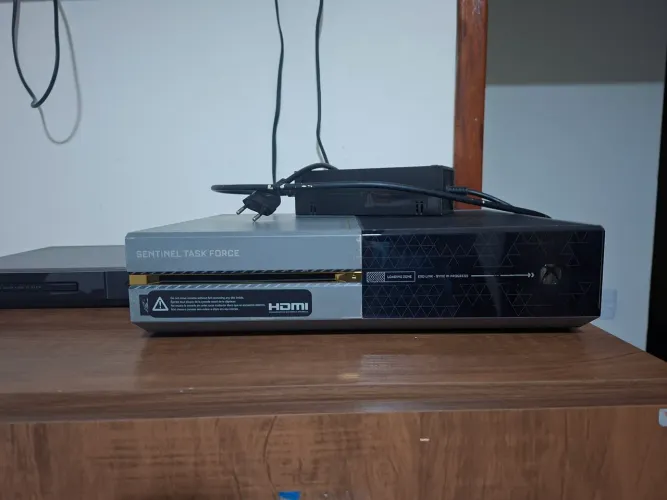 Vendo Xbox One edição limitada call of duty