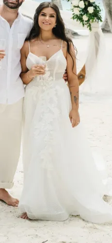 Vestido de noiva usado uma vez (veste do PP ao G, tem regulagem) Exclusivo!