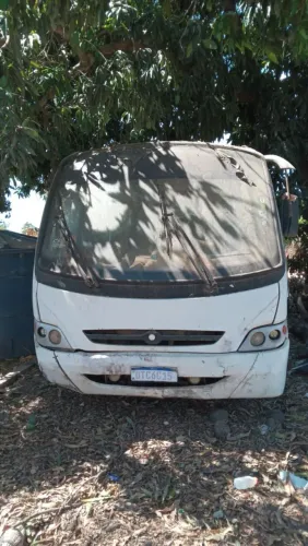 Micro-onibus Wolkswaguem Ano 2008/2009. Com 24 lugares motor desmontado, para arrumar.