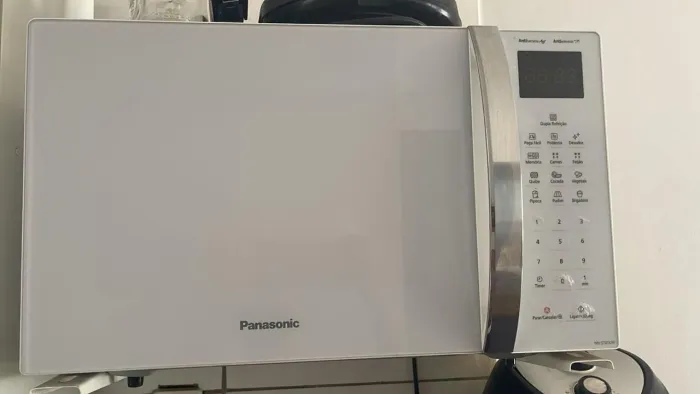 Micro-ondas Panasonic branco 34 litros