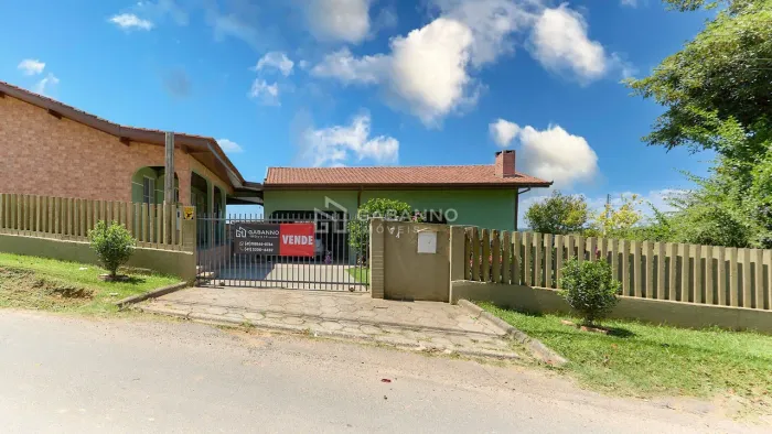 Casa em Campo Largo no bairro Ferraria com 140m² e um terreno com quase 1000 m²