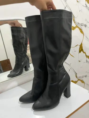 Bota cano alto couro preto