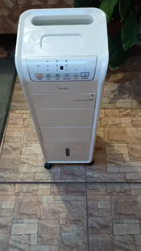 Umidificador Midea, 400 reais