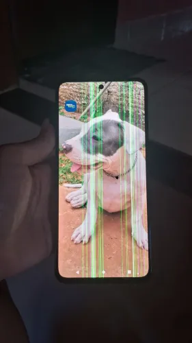 Celular Motog 52 pra conserto ou retirada de peça ta pegando tudo ok vale a pena ajeitar