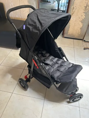 Carrinho de bebê Cosco novo