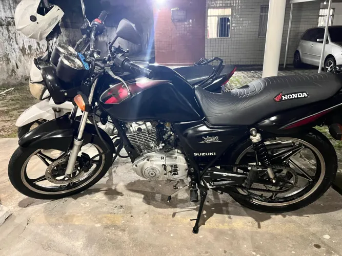 Moto Suzuki Yes 125