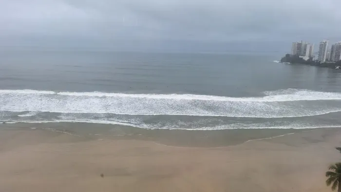 Apartamento de frente total para o mar na Praia das Pitangueiras com 190m², 3 dormitórios,