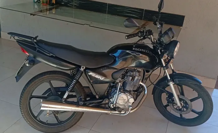 Fan 125 com partida elétrica 