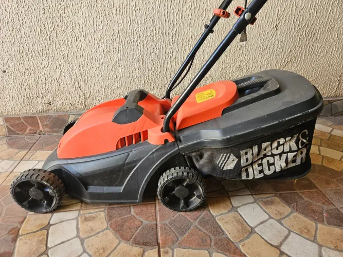 Cortador coletor de grama Black Decker 1000w