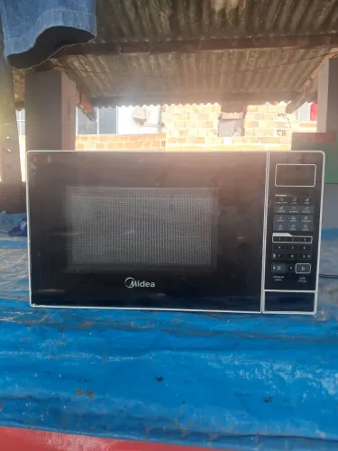 Micro-ondas Midea 20 L.