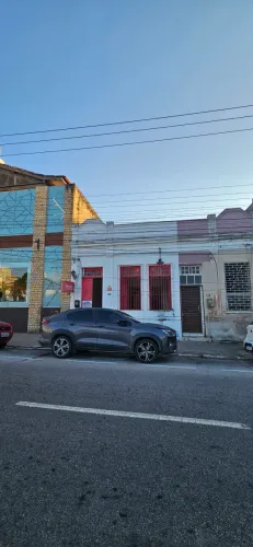 Casa voltada para comercio com 72m²