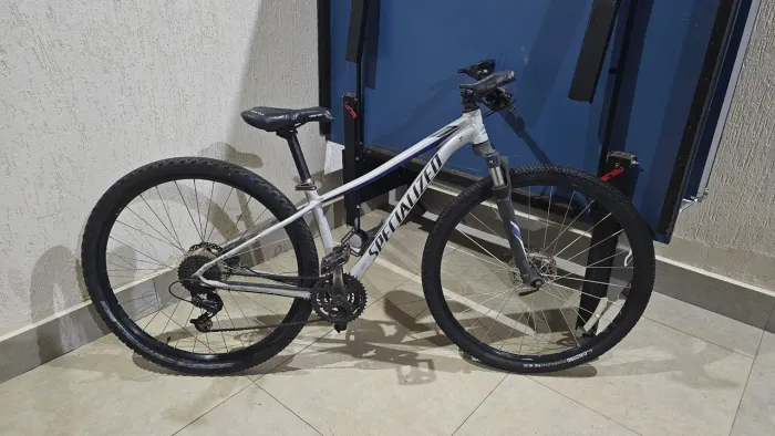 Bike Specialized Rockhopper Aro 29 + Freios e Câmbio Dianteiro Inclusos