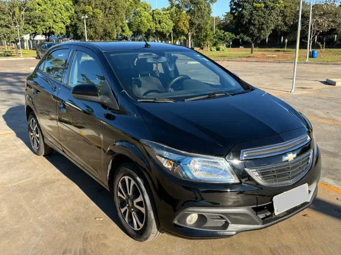 Chevrolet Onix Hatch LTZ 1.4 8V Flex Power Mec. 4P 2016