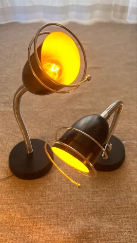 Dupla de luminária de mesa retrô
