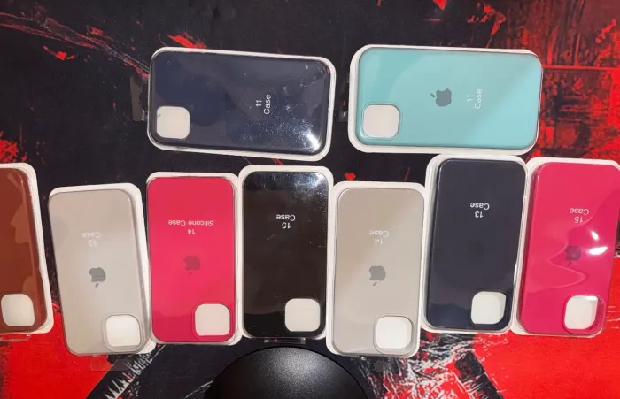 Capinha compatível com iPhone de diferentes modelos