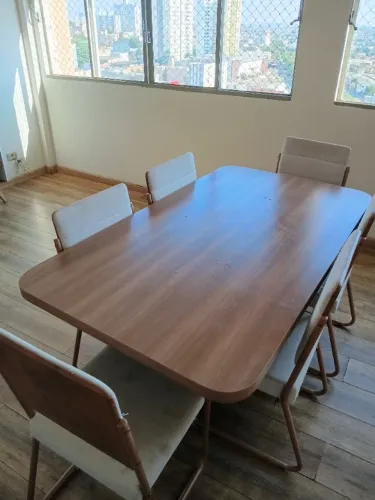 Mesa de jantar com 6 cadeiras