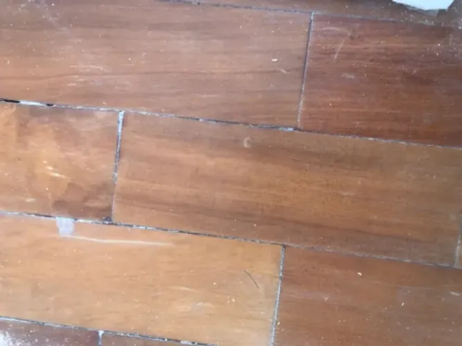 Vendo taco de madeira