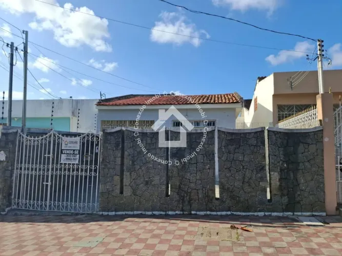 OPORTUNIDADE! Casa à venda no bairro Suíça | 3 Quartos, sendo 1 suíte, dependência de empr