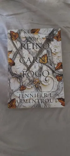 Livro Um Reino de Carne e Fogo