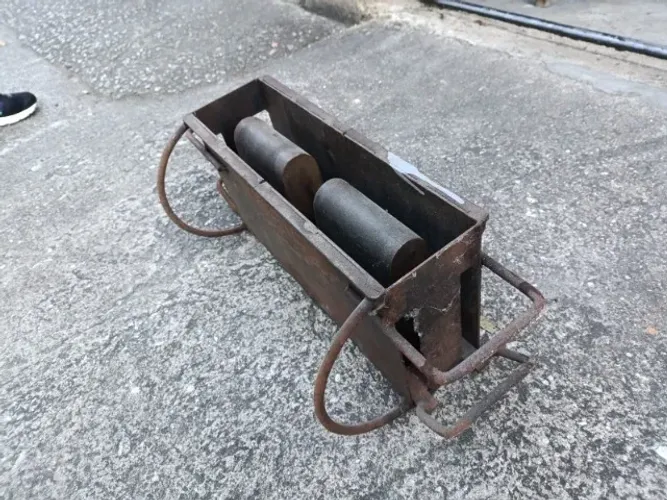 ?Forma para bloco de concreto?