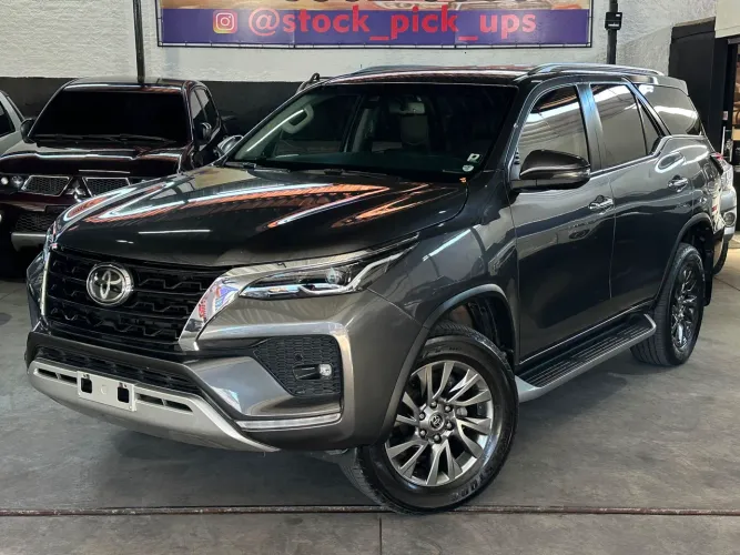 Toyota Hilux SW4 SRX 4X4 2.8 TDI 16V Dies. Aut. 2021