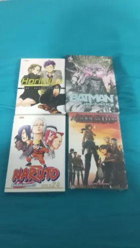 Combo 4 mangás ataque dos Titãs vol.04 lacrado Naruto Gold vol 24 Batman EA liga da