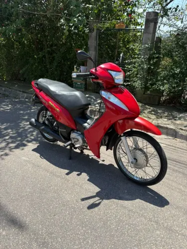 Honda biz 110 i completinha, motinha ótima pro dia a dia muito econômica.