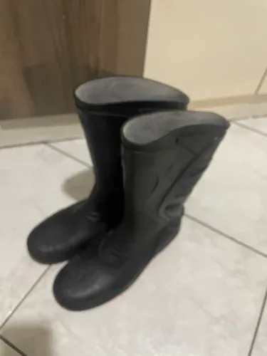 Bota grande serve até 42 + luva peluciada de brinde 